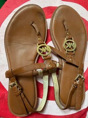 Michael kors Sondra thong flat sandal brown leather gold logo buckle strap